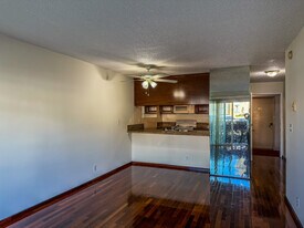 1930 Ocean Ave in Santa Monica, CA - Building Photo