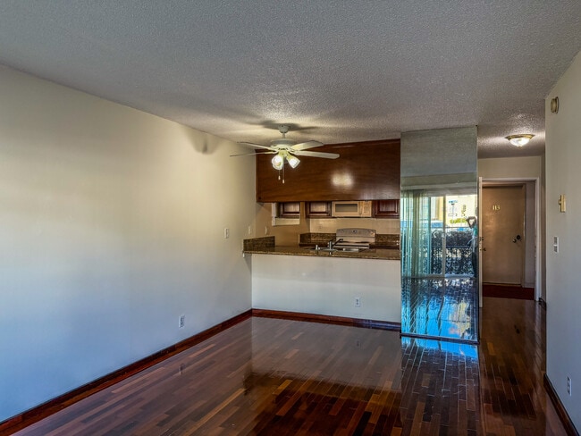 1930 Ocean Ave in Santa Monica, CA - Building Photo - Building Photo