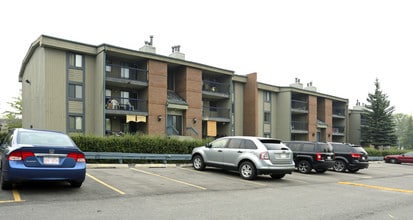 Raintree Village in Calgary, AB - Building Photo - Building Photo