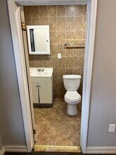1160 NE 111th St, Unit B in Miami, FL - Building Photo - Building Photo