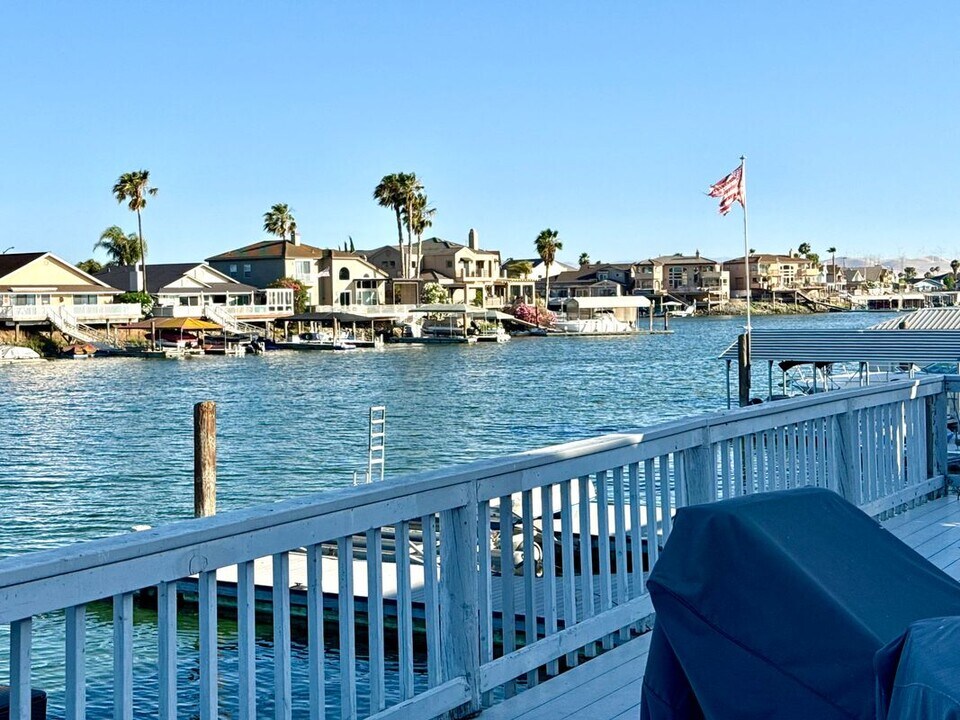 1814 Dune Point Way in Discovery Bay, CA - Building Photo