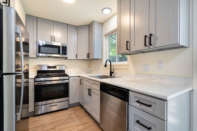 property at 1624 Banyan Dr