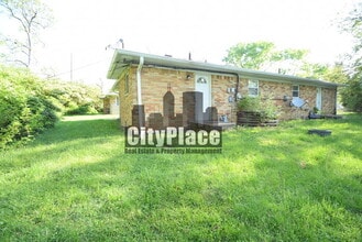 2404 N Lesley Ave in Indianapolis, IN - Building Photo - Building Photo