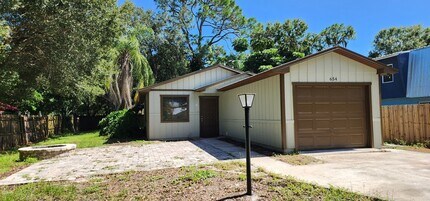 654 29th Ave SW in Vero Beach, FL - Building Photo - Building Photo