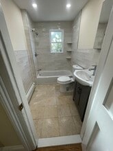 19 Henry St, Unit 1 in Jersey City, NJ - Foto de edificio - Building Photo