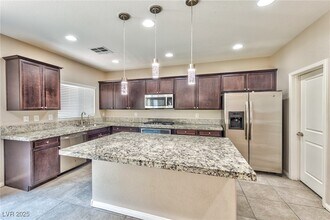 6731 Sumatra St in Las Vegas, NV - Foto de edificio - Building Photo