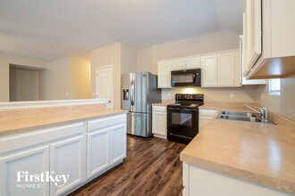 771 Deerwood Dr in Pell City, AL - Building Photo - Building Photo