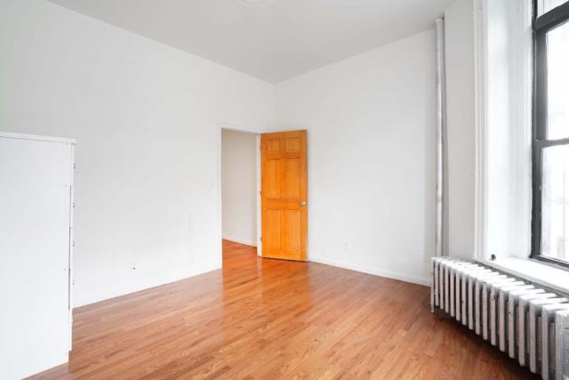 446 St Nicholas Ave in New York, NY - Building Photo - Building Photo