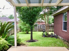 114 N Queenscliff Cir in Spring, TX - Building Photo