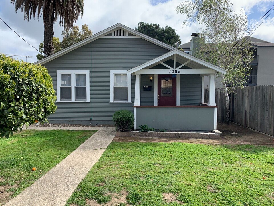 1265 Murray Ave in San Luis Obispo, CA - Foto de edificio