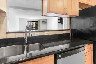 12 Pond Ln in Arlington, MA - Building Photo - Building Photo