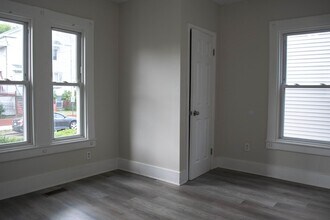 129 Poplar St in New Haven, CT - Building Photo - Building Photo