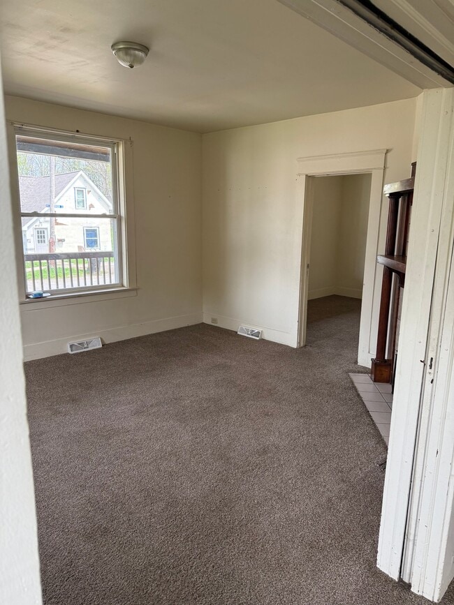 100 Brook St, Unit 1 in Corry, PA - Foto de edificio - Building Photo