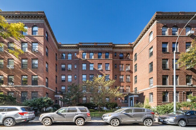 3722 80th St in Jackson Heights, NY - Building Photo - Building Photo