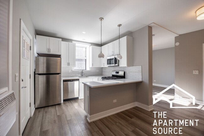 3937 N Janssen Ave in Chicago, IL - Building Photo - Building Photo