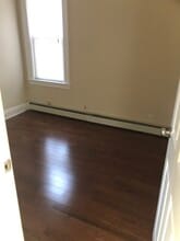 28 2nd St, Unit 1 in Clifton, NJ - Foto de edificio - Building Photo