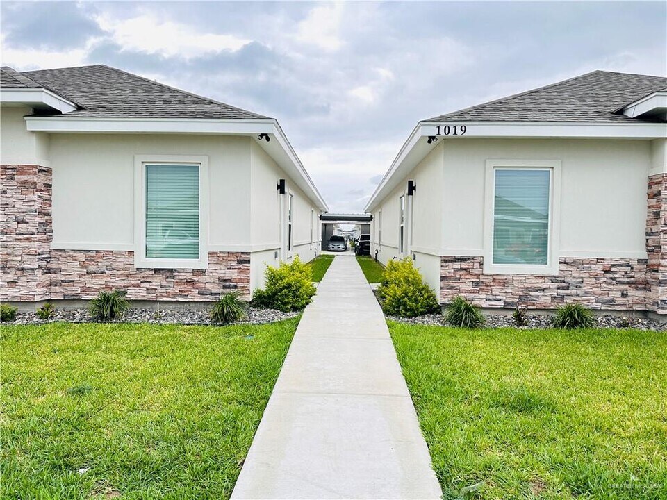 1019 N Clarence Ave in Edinburg, TX - Building Photo