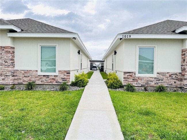 property at 1019 N Clarence Ave