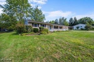 13015 Caves Rd in Chesterland, OH - Building Photo - Building Photo