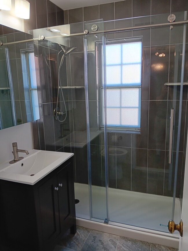 1729 N Queens Ln, Unit #119 in Arlington, VA - Foto de edificio - Building Photo