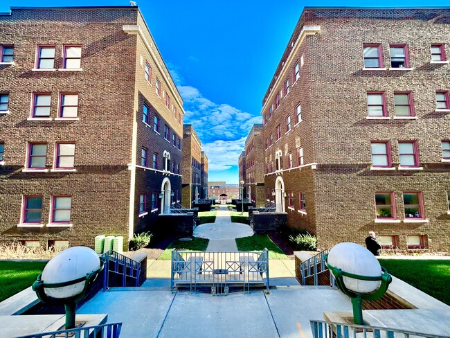 The Drake and Liberty Lofts Apartments in Omaha, NE - Building Photo - Building Photo