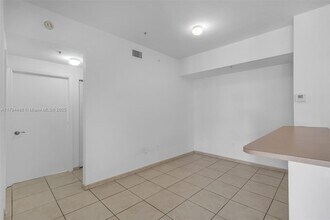 7280 NW 114th Ave in Doral, FL - Building Photo - Building Photo