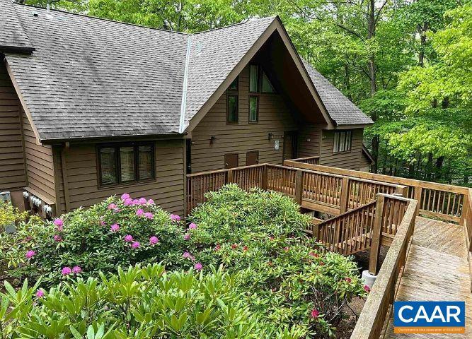 718 Laurelwood in Roseland, VA - Building Photo