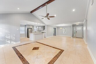 10719 Del Monte Dr in Houston, TX - Building Photo - Building Photo