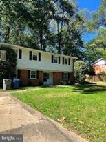 3900 Ivydale Dr in Annandale, VA - Building Photo