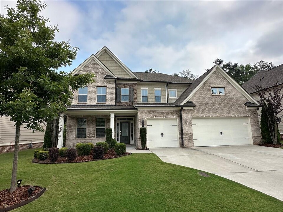 3005 Davidsonville Dr in Cumming, GA - Building Photo