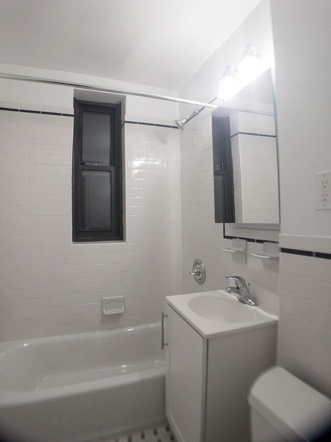AMSTERDAM AVENUE, Unit 15B in New York, NY - Building Photo - Building Photo