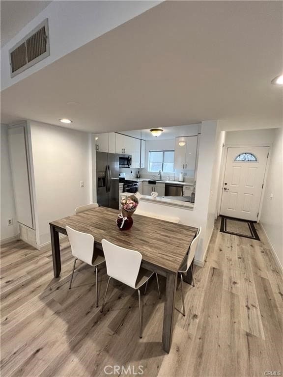 10331 Lindley Ave in Los Angeles, CA - Building Photo - Building Photo