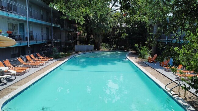 300 Crockett St, Unit 308 in Austin, TX - Building Photo - Building Photo