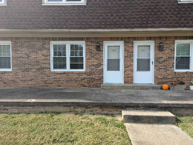 105 Barcelona Ct-Unit -105 in Paducah, KY - Building Photo - Building Photo