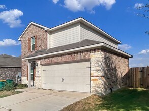 6426 Thorpe Holw in Converse, TX - Building Photo - Building Photo