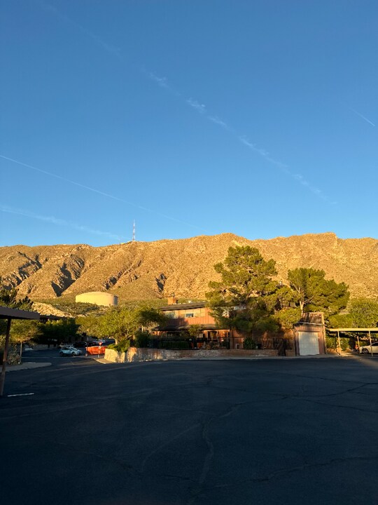 4800 N Stanton St in El Paso, TX - Building Photo