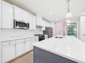 9806 Oaklawn Blvd NW in Huntersville, NC - Building Photo - Building Photo