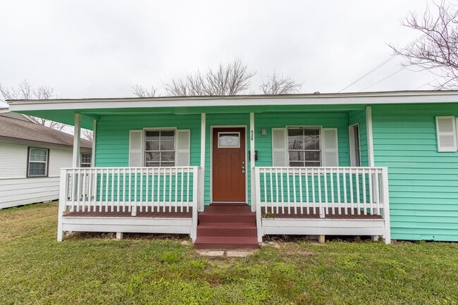 629 13th Ave N in Texas City, TX - Building Photo - Building Photo