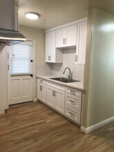 9226 Palm St, Unit B in Bellflower, CA - Building Photo - Building Photo