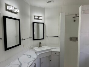 3914 Ella Blvd in Houston, TX - Building Photo - Building Photo