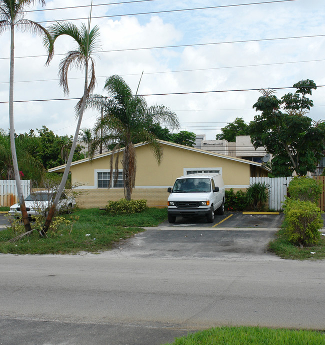 5801 NW 15th St in Fort Lauderdale, FL - Building Photo - Building Photo