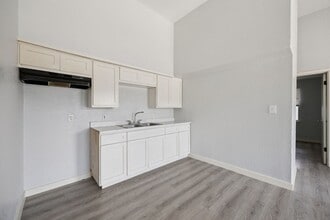 1007 W St Charles St in Brownsville, TX - Building Photo - Building Photo