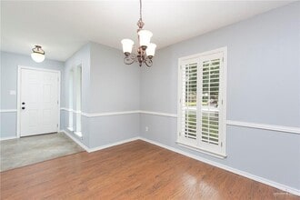 18 S Cynthia St in McAllen, TX - Building Photo - Building Photo