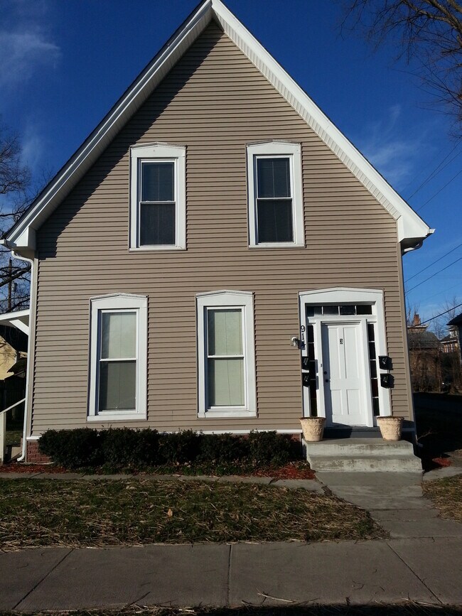 914 Lafayette Ave Rentals in Columbus, IN