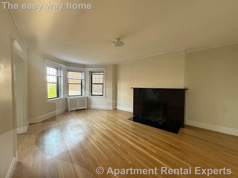 1558 Massachusetts Ave in Cambridge, MA - Building Photo