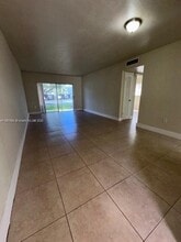 7500 SW 82nd St in Miami, FL - Building Photo - Building Photo