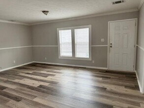 240 Creek Water Cir in Town 'n' Country, FL - Building Photo - Building Photo