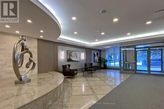 125-1125 Omni Dr in Toronto, ON - Building Photo - Building Photo