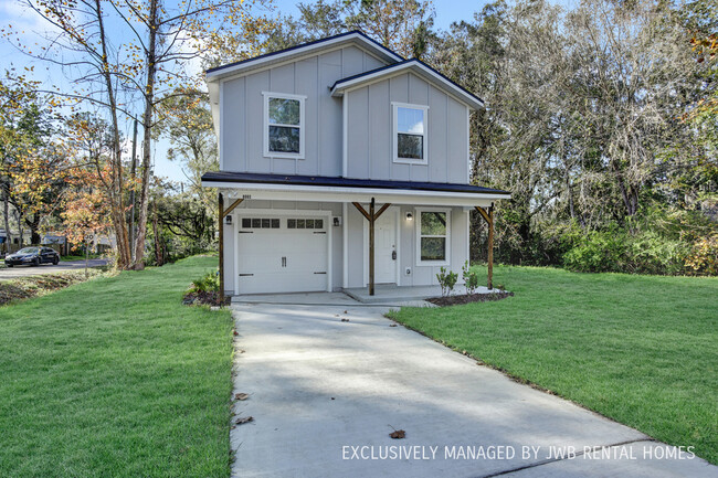 8002 Harding Ave in Jacksonville, FL - Foto de edificio - Building Photo