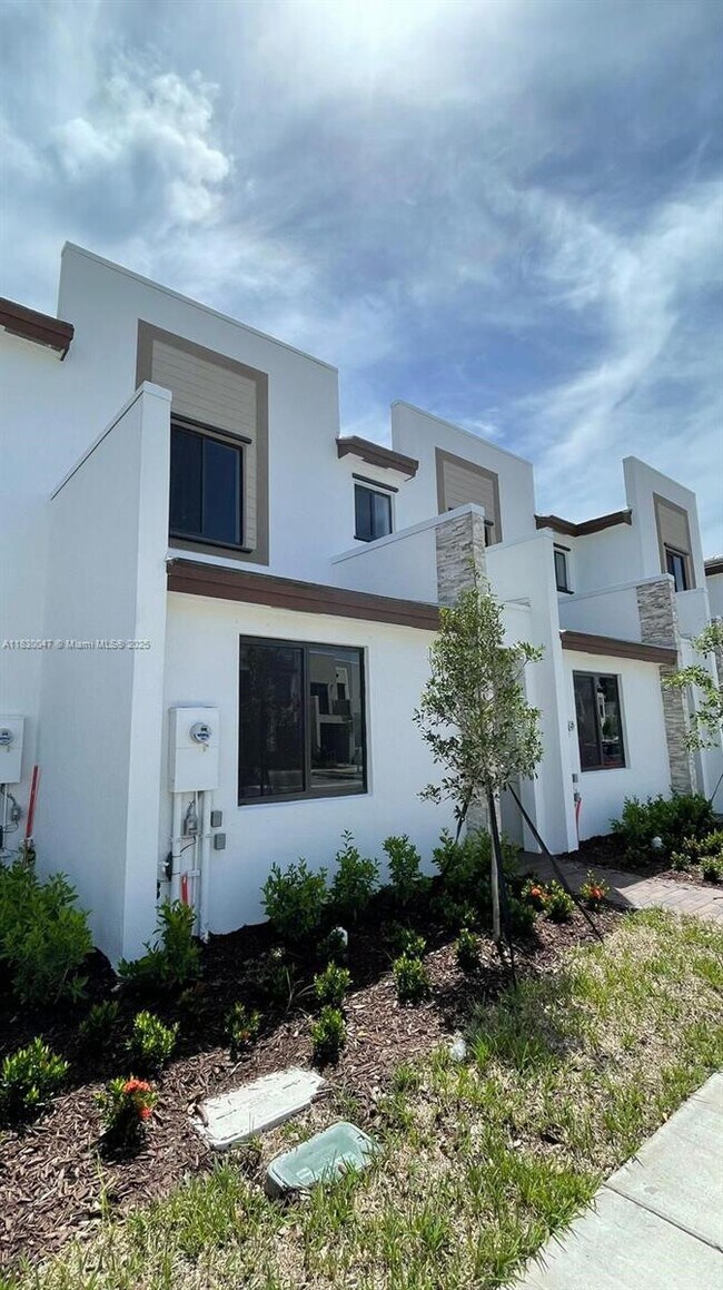 property at 20675 NE 7th Pl
